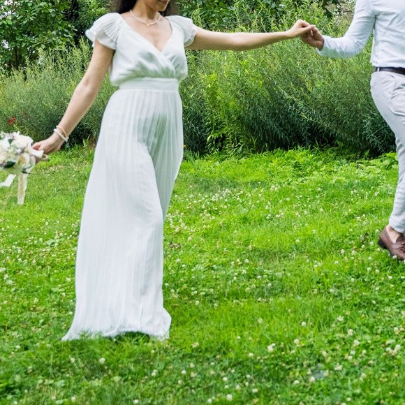 white pleated long  romper size Small - Picture 2 of 3